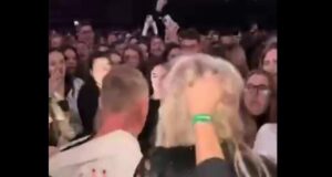 В Кишинёве две блондинки подрались на концерте Лободы