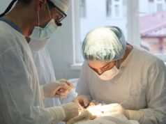 Врач Прокофьев объяснил, как пластический хирург мог быть связан с торговлей детьми