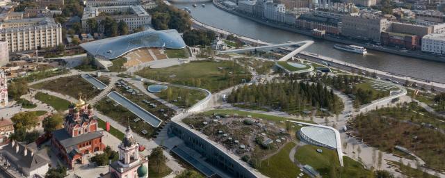 В Москве из парка «Зарядье» эвакуировали людей из-за неопознанного устройства