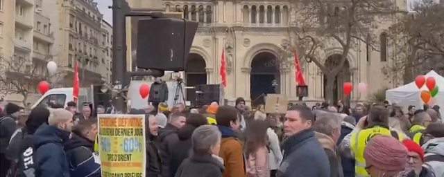 В Париже продолжаются протесты против повышения пенсионного возраста