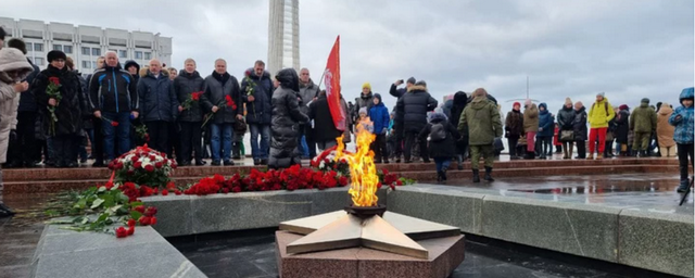 В Самарской области прошли митинги в память о погибших в Макеевке военнослужащих